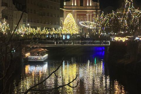 Ljubljana: Christmas Market and Lights Walking Tour