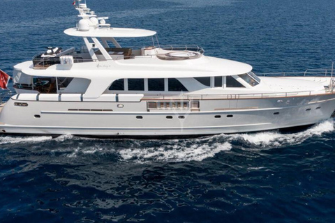 Baku: Shared Yacht Tour with Swimming Stop