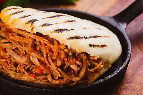 CARTAGENA: STREET FOOD TASTING AND FULL CITY TOUR WITH A PRO
