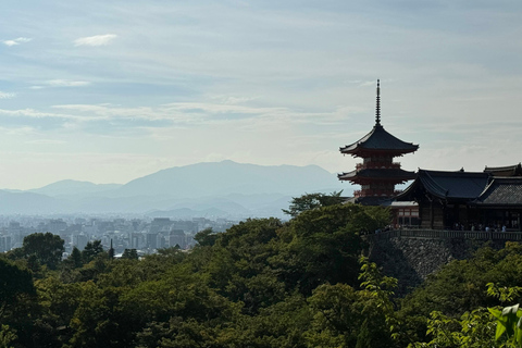 Kyoto: Guided Tour in UNESCO Site, Kiyomizu-dera - 90 Min. Sunrise Serenity at the Sacred Kiyomizu-dera Temple