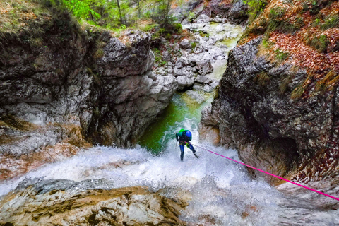 Avventura a Bovec: Canyoning nel Parco Nazionale del TriglavParco Nazionale del Tricorno: canyoning da Bovec