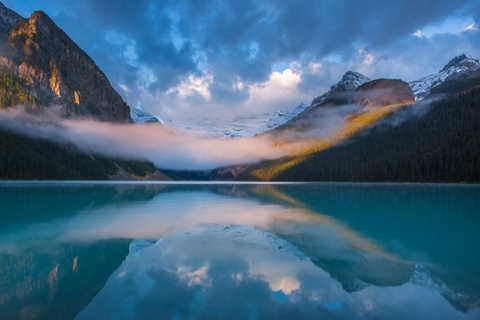 Banff: Lake Louise and Moraine Lake Tour with Pickup & Drop