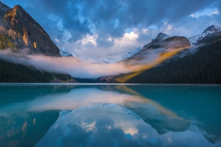 Banff: Lake Louise and Moraine Lake Tour with Pickup & Drop
