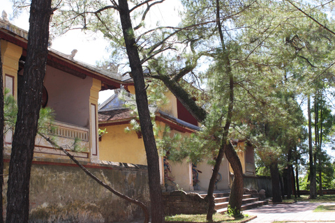 Hue: Perfume River Cruise with Thien Mu Pagoda & Tombs