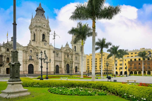 Lima: City Tour with Lunch or Dinner at Huaca Pucllana