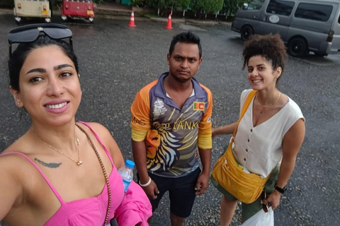 Kandy: Tuk-Tuk Sights, Culture, Shopping & Treatment