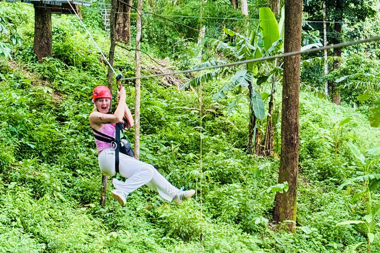 清迈：粘粘瀑布、全地形车和滑索一日旅行清迈：黏黏瀑布、全地形车和滑索一日旅行