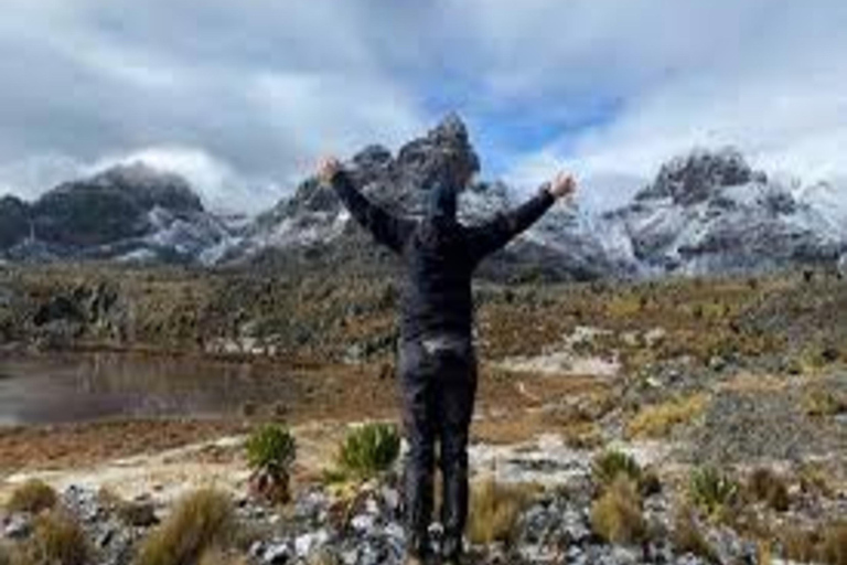 Nairobi: 6-Day Mount Kenya Climb via Chogoria Route