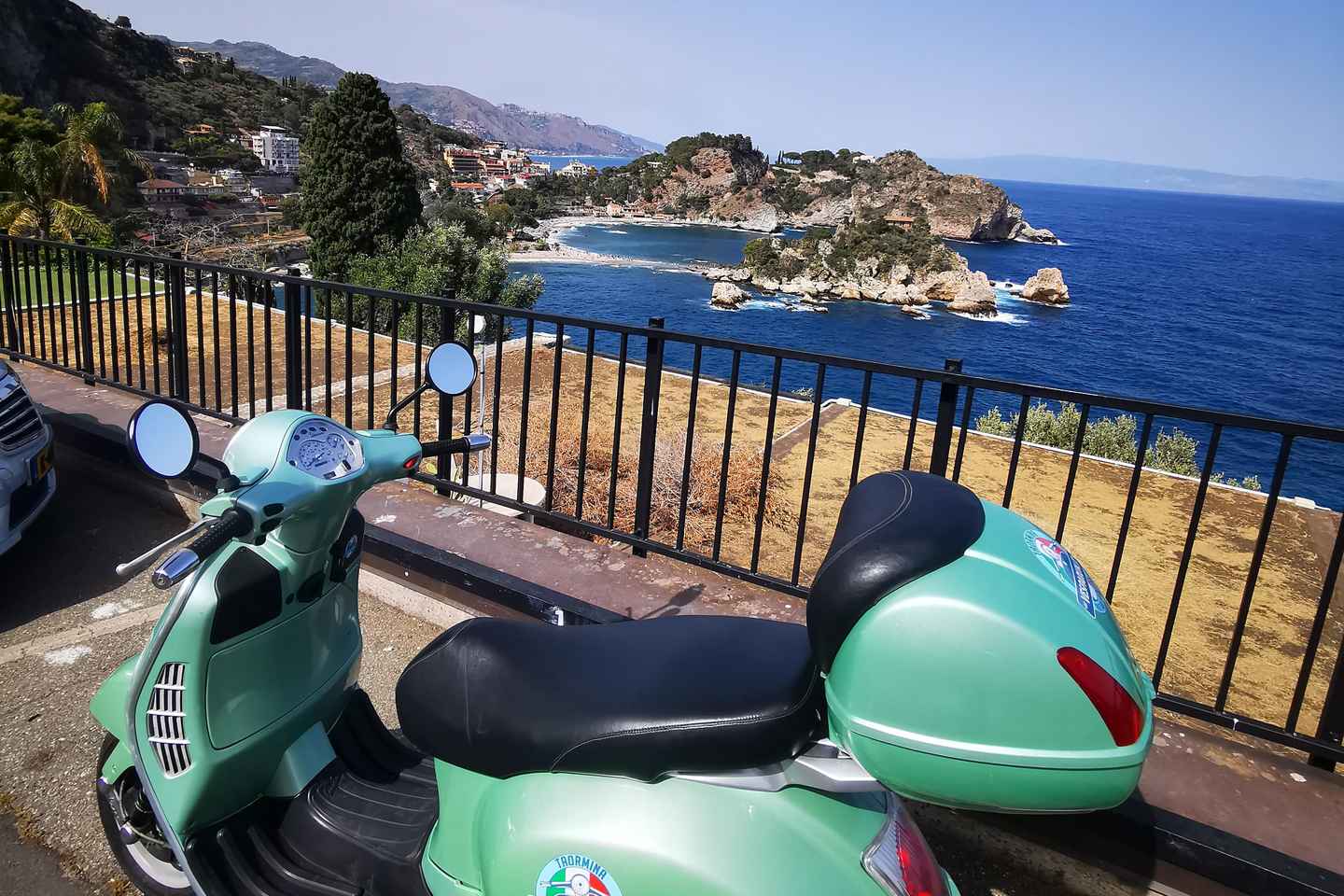 Panorama Vespu ferð um Taormina, Castelmola og tökustaði úr White Lotus þáttunum