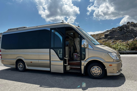 Rodi: Gita guidata in autobus al villaggio di Lindos e alle Sette Sorgenti