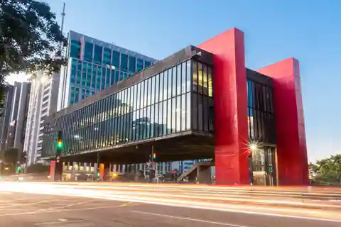Tour particular sem fila pelo Museu de Arte de São Paulo MASP