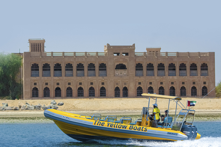 Abu Dhabi: 45 Minutes Yas Island Sightseeing Speedboat Tour Amazing spots,attractions, nature, architectural structures.