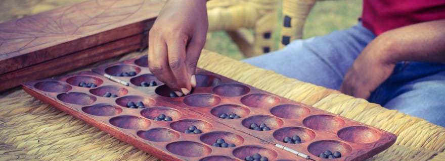 Kigali : Apprenez le jeu de table rwandais (IGISORO) avec un local