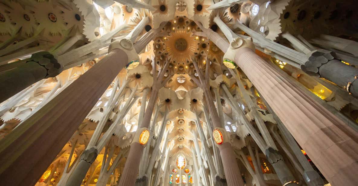 Afbeelding 1 van Barcelona: Sagrada Familia Fast Track Rondleiding