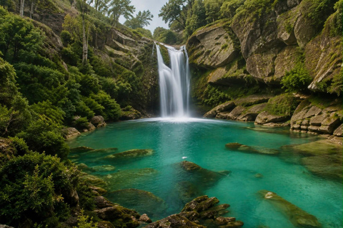 From Jeddah: Salalah 4-Day Hiking Trip with Hotel & Meals