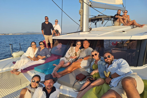 Palma: 2-Hour Sunset Catamaran Cruise with Drinks