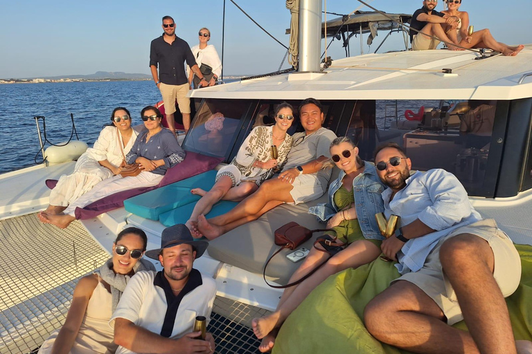 Palma: 2-Hour Sunset Catamaran Cruise with Drinks