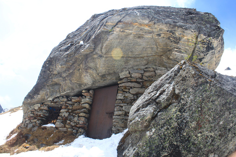 From Kathmandu: Gosaikunda Lake 15-Day Trek with Transfers