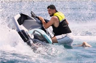 Barcelona: Vermietung von Jet-Skis ohne Führerschein + Brunch für 2 Personen