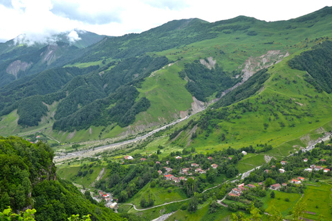 Depuis Tbilissi : Excursion guidée à Kazbegi Gudauri et Ananuri