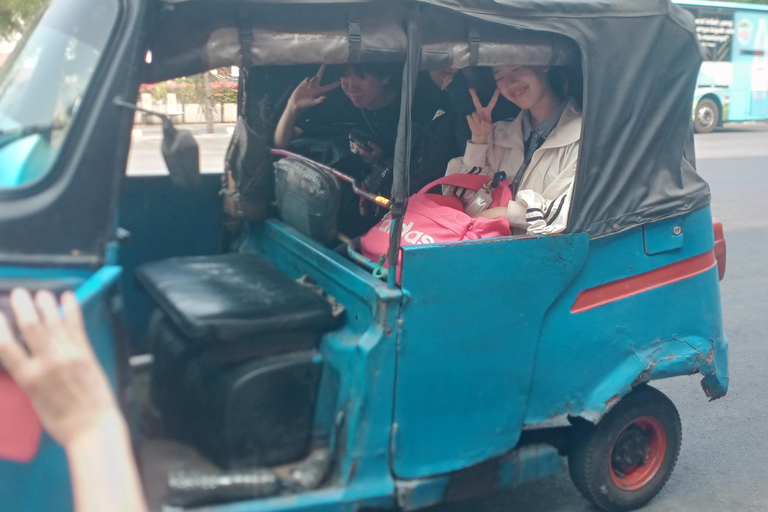 Jakarta: Guided City Tour by Tuk Tuk, Train, and Boat