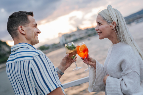 Budapeszt: rejs Lotus z nieograniczoną ilością Aperolu i ProseccoBudapeszt: Rejs statkiem Lotus z nieograniczoną ilością aperolu i prosecco
