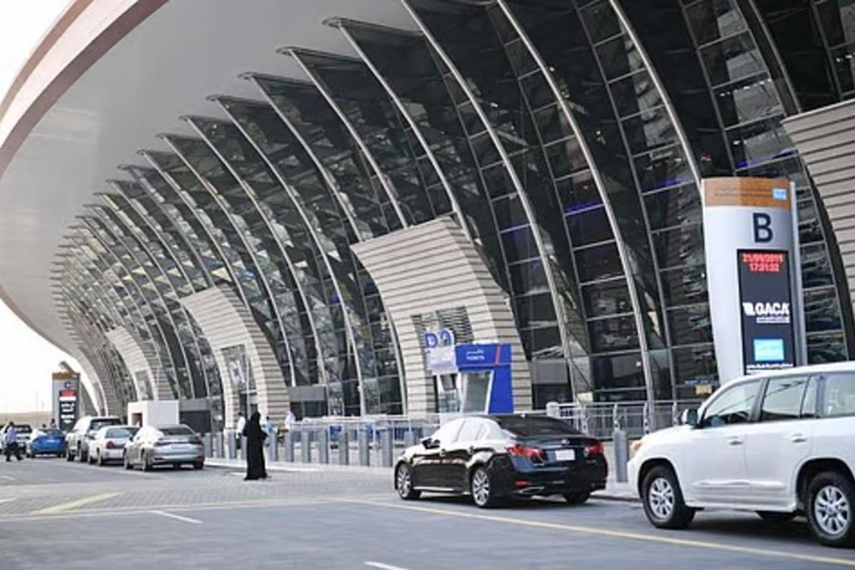 One Way Private Transfer: Jeddah Airport ⇆ Makkah Hotels Large & Comfortable GMC