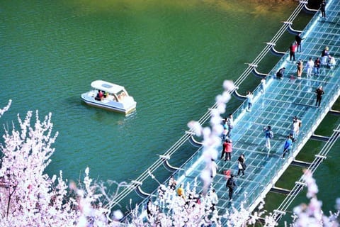 Beijing: Huanghuacheng Lakeside Great Wall Hiking Day Tour