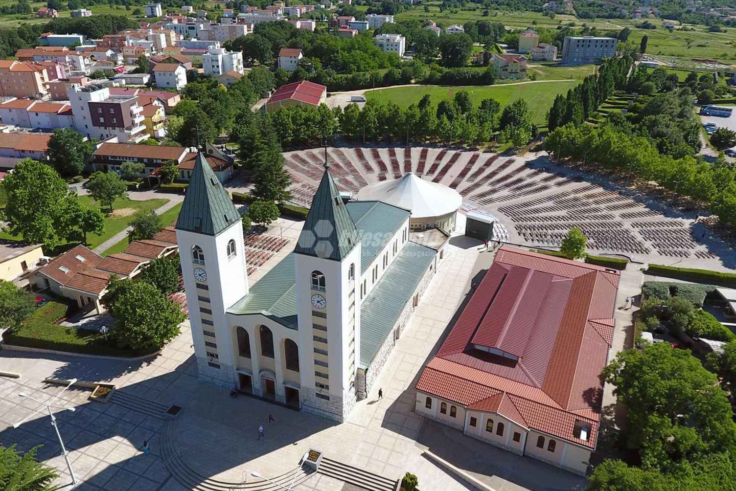 두브로브니크 공항에서 메주고리에로 가는 전용 차량 서비스