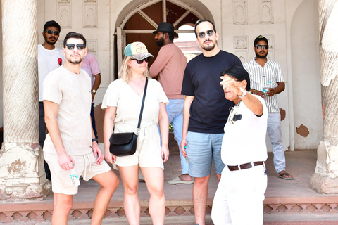 From Delhi: Taj Mahal Day Trip with Traditional Indian Lunch Delhi: Taj Mahal with Traditional Indian Lunch, Car, Tickets