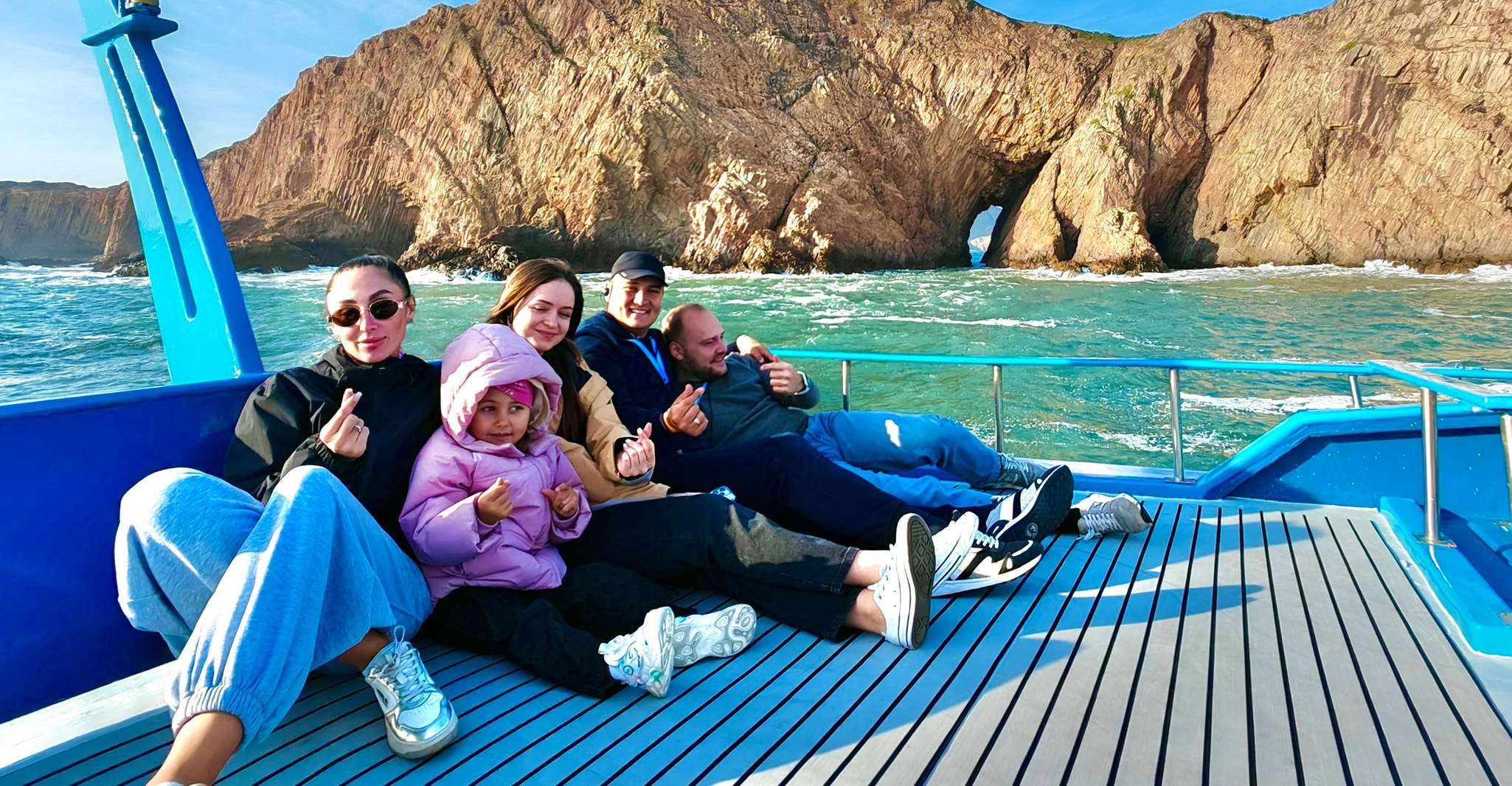 Hong Kong UNESCO Geopark Four Sea Arches Volcano Yacht Tour