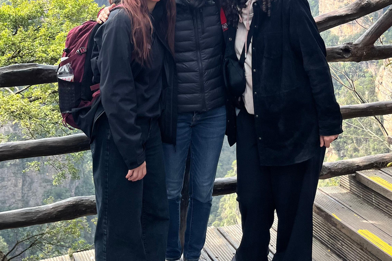 Private Tour Guide Service with Commentary in Zhangjiajie Private Guide (Spanish) – Per Day