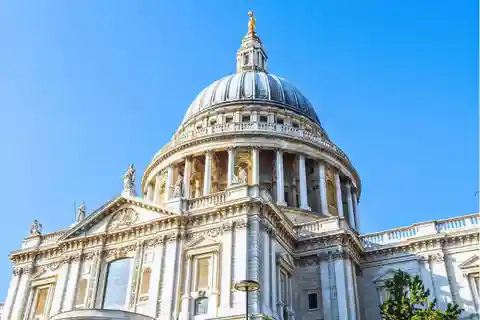 Londra: Bus Hop-On Hop-Off con crociera e ingresso a St. Paul's