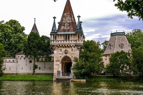 Tagestour von Wien nach Laxenburg, Bratislava &amp; Kreuzenstein