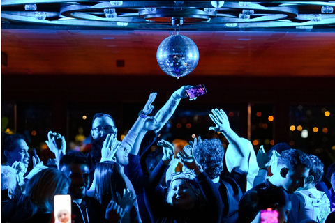 Stambuł: magia Bosforu, pełny posiłek i turecki showAlcohol Menu Meeting on point