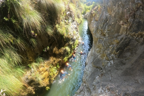 Benahavís: Kanioning z przewodnikiem po rzece Guadalmina