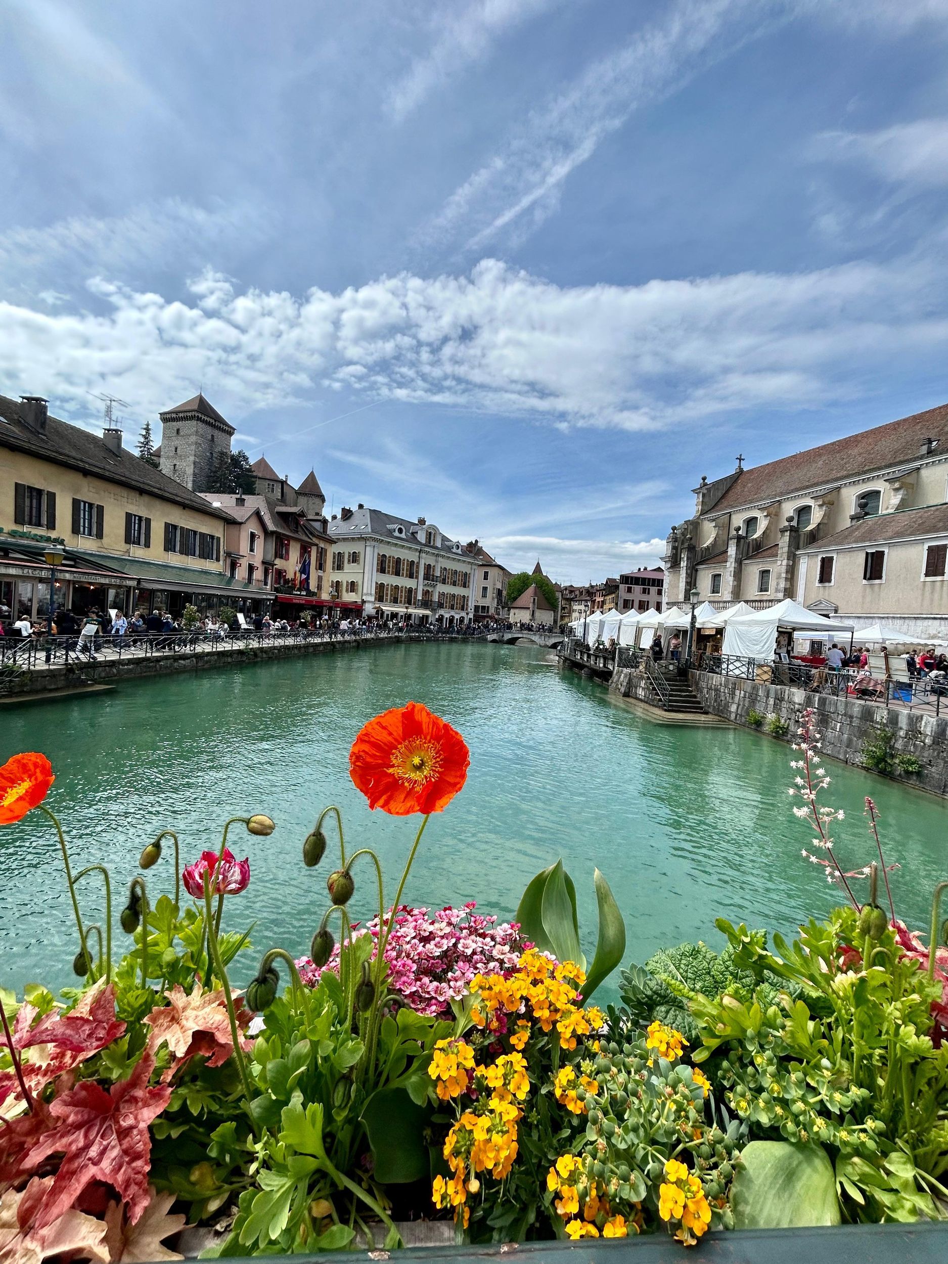 Ab Genf: Tagestour nach Annecy und zu verborgenen Schätzen am Genfersee