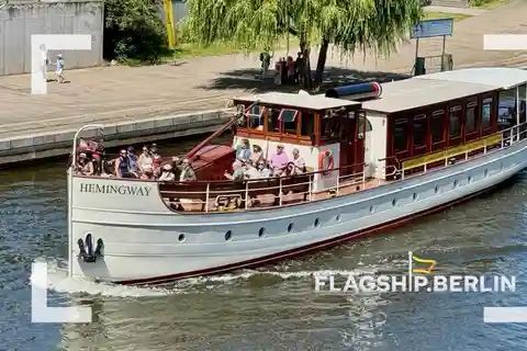 Berlin: 1-stündige Boutique-Kreuzfahrt auf der historischen HEMINGWAY