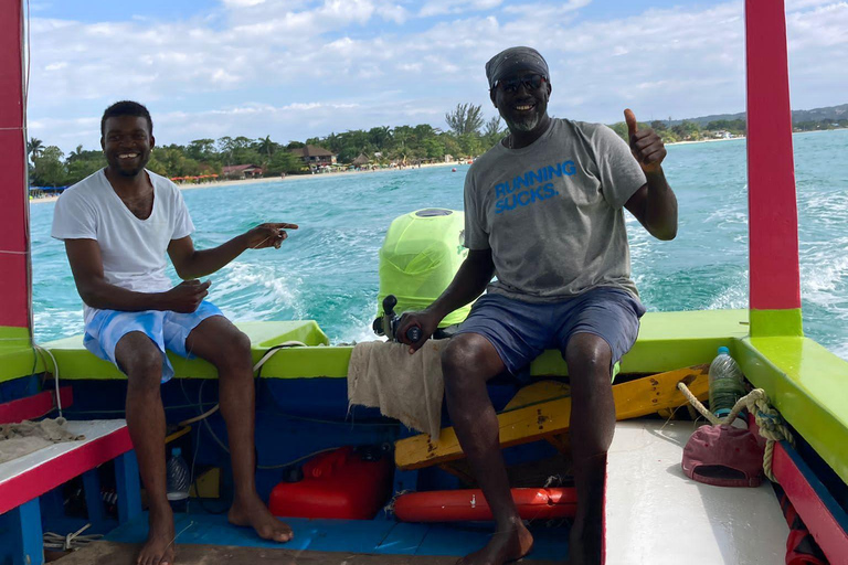 Passeio de barco em Negril 7 Miles Beach e Booby Cay saindo de Montego Bay