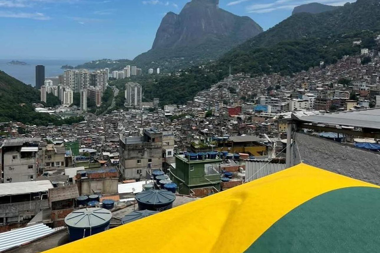 Rio de Janeiro: Private Rocinha Tour by Two Local Cousins