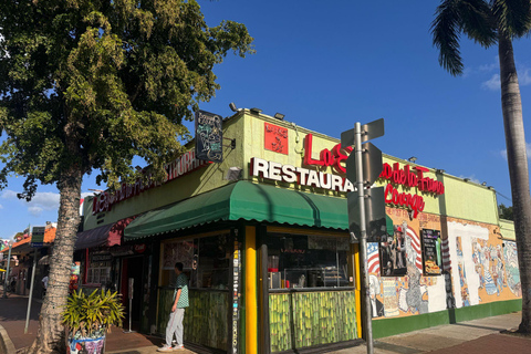 Miami: spacer śladami dziedzictwa i kuchni Little HavanaMiami: Spacer śladami dziedzictwa i kuchni Małej Hawany