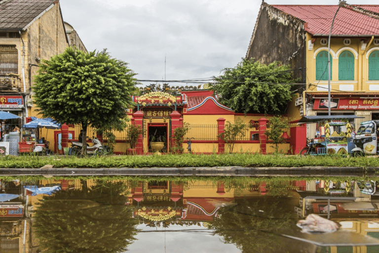 Battambang: Vespa City Tour with Hotel Pickup
