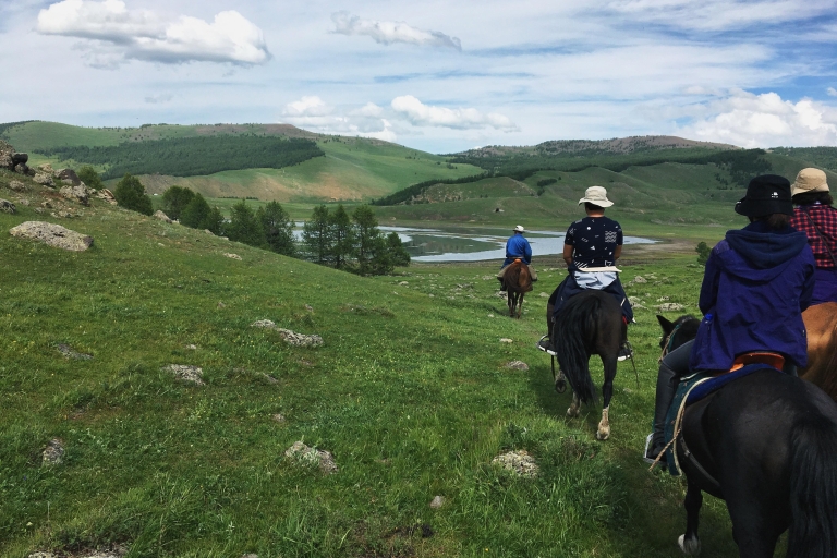 Randonnée à cheval dans le parc national de Terelj 1 jour