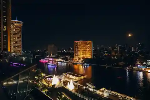 Bangkok: Fallabella Rivierfront Iconsiam