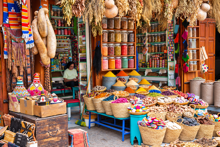 Marrakesh: Saadian Tombs, Bahia Palace, Mellah & Medina Tour Shared Group Walking Tour in English from the Meeting Point