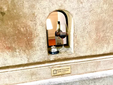 Florenz: Weinfenster Rundgang mit Weinverkostung