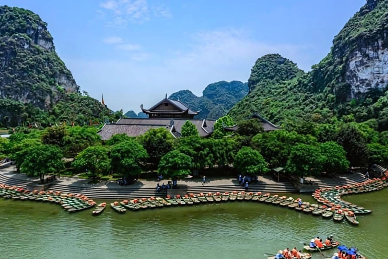 Incredible Mai Chau - Puluong - Ninh Binh: 3 Days, 2 NightsShare a dormitory in Pu Luong and a private room in Tam Coc