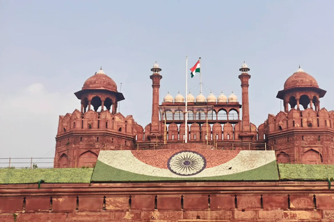 Nowe Delhi: zwiedzanie Czerwonego Fortu z przewodnikiem i biletem wstępuNowe Delhi: wycieczka piesza z przewodnikiem po Czerwonym Forcie bez biletu wstępu