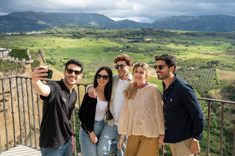 Ronda and Olive Oil Tasting: Small Group Tour from Malaga