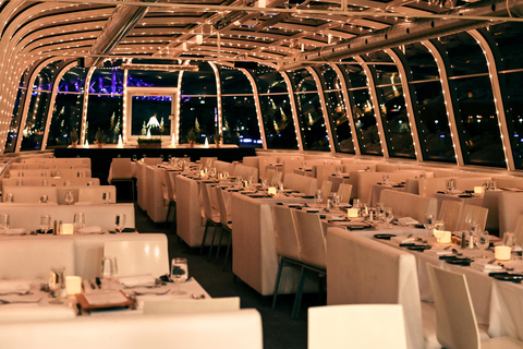 Montreal Old Port: &quot;Frosted&quot; Evening Dining CruiseMontreal: Frostiges Abenddinner im alten Hafen STANDARD SEAT